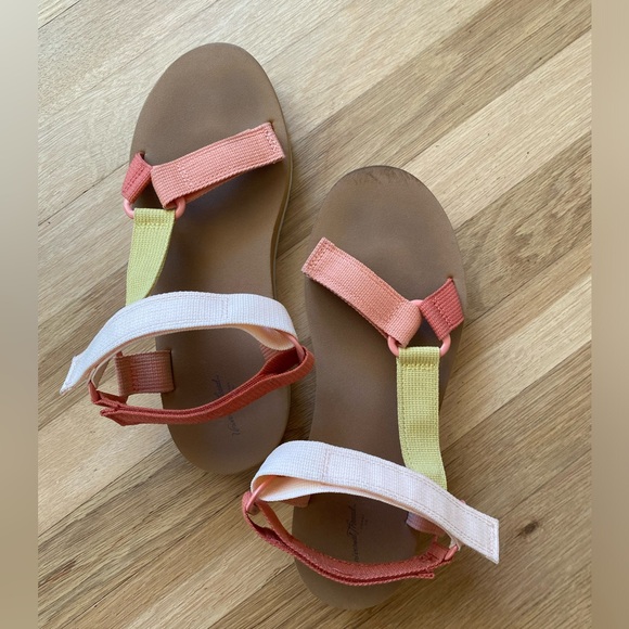 Universal Thread Multi-Color Velcro Sandals - Picture 2 of 5